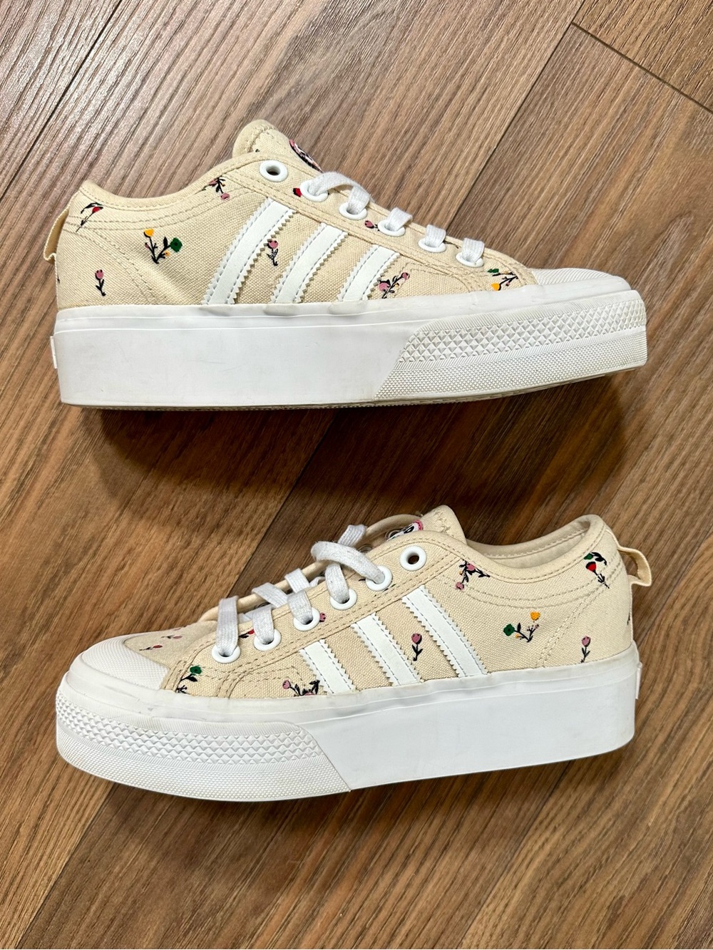 adidas Nizza Cream Canvas Floral Platform Sneakers - Picture 4 of 8